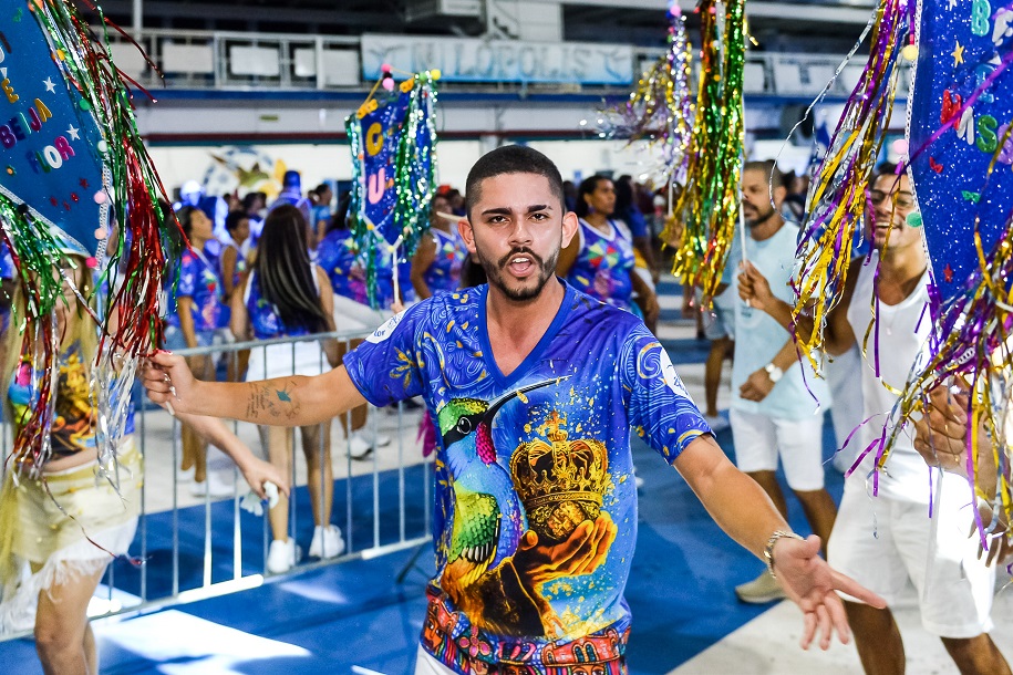Beija-Flor ensaia nesta quinta-feira