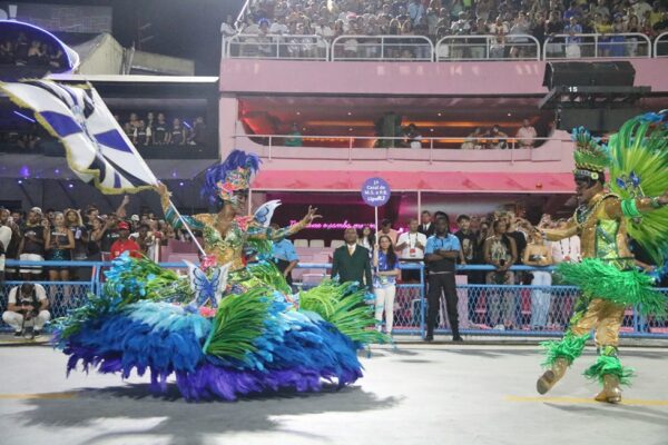 Acadêmicos de Niterói sonham com o Especial no Carnaval