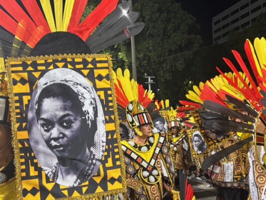 Acari no Carnaval: Teatro Negro e a força da negritude na Sapucaí!