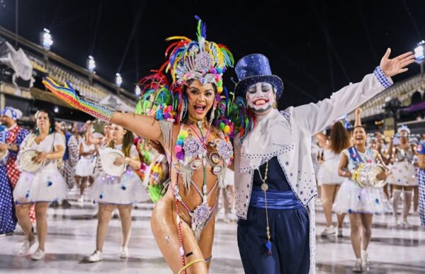 Arranco faz ensaio técnico com energia de circo e samba animado