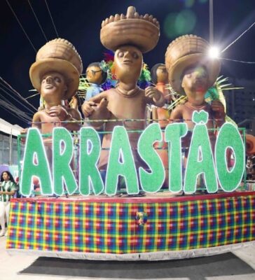 Arrastão de Cascadura: Nordeste em festa! Cores e samba animam a avenida