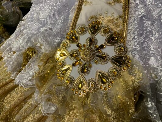 Baianas da Mangueira: Orixás e Tambores guiam desfile que vai te arrepiar!