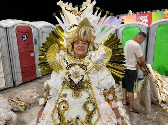 Beija-Flor: Baianas do samba celebram a força ancestral e a fé no Carnaval!