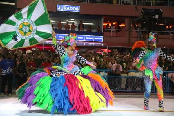 Bomba no Carnaval! Porta-bandeira Bruna Santos deixa a Mocidade. Saiba o porquê!