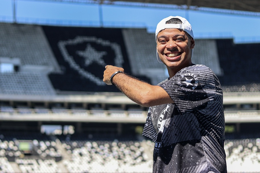 Botafogo Samba Clube contrata Emerson Dias