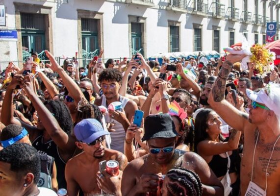 Carnaval 2026: Inscrições abertas para ambulantes no Rio de Janeiro