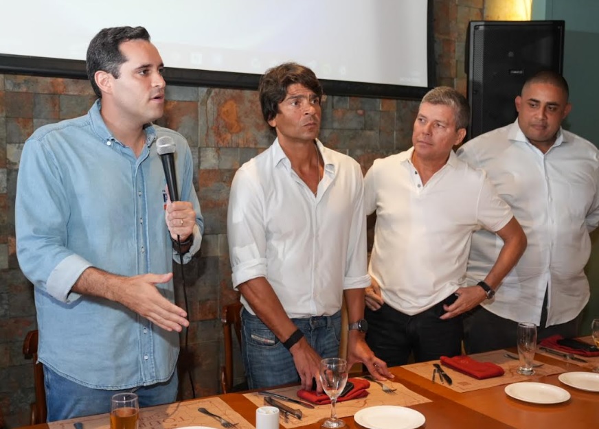 Carnaval Rio 2027: Prefeito anuncia expansão com mais escolas e 3 dias de desfile!