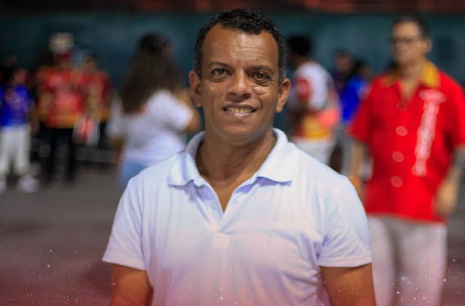 Carnavalesco Robson Goulart permanecerá na Unidos de Bangu