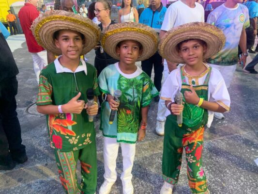 Crianças do Samba Dão Show na Sapucaí! O Futuro do Carnaval Já Chegou!