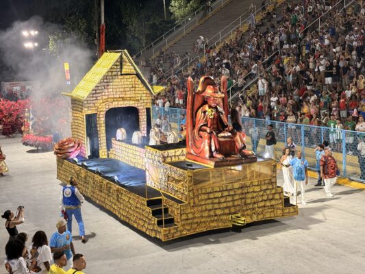 Em Cima da Hora: Pombagira Maria Padilha e a vitória das mulheres no Carnaval!