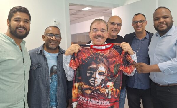 Estácio de Sá homenageia Tata Tancredo com enredo sobre liberdade religiosa