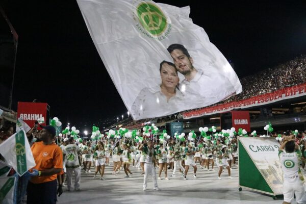 Feijoada da Imperatriz com show do Belo agita São Jorge