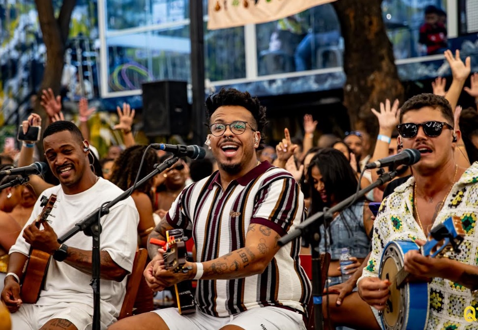 Festa na Mangueira! BatuQ Verde e Rosa celebra a cultura afro-brasileira no Rio.