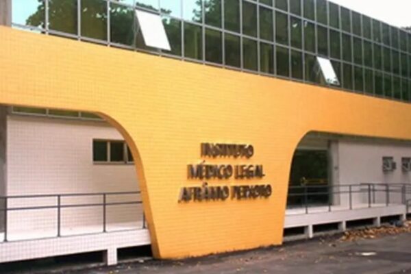 Filho de ex-presidente da Portela morre em acidente de moto