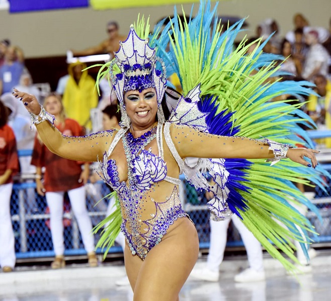 Flávia Alves é a nova madrinha da Unidos de Bangu