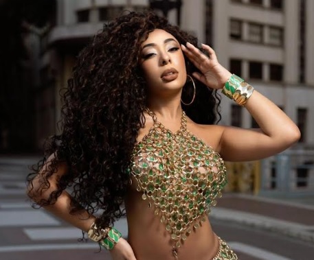 Gabi Evaristo é a nova musa do Império Serrano para o Carnaval 2026