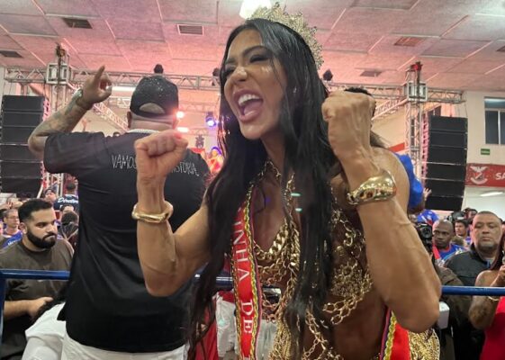 Gracyanne Barbosa volta a ser rainha da bateria da Ilha
