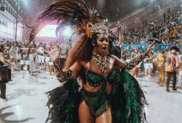Imperatriz Leopoldinense: Chuva forte não parou show em ensaio técnico para o Carnaval 2026!