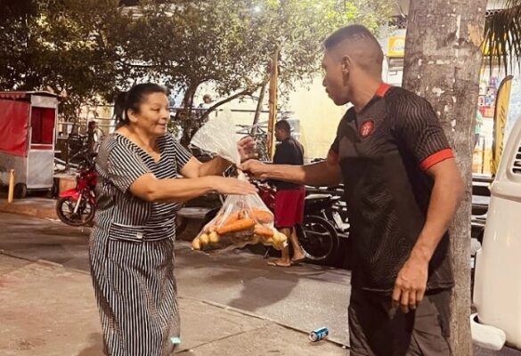 confira essa noticia: Imperatriz Leopoldinense distribui 500 sacolas de legumes no Complexo do Alemão
