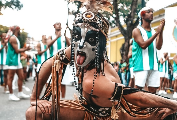 Imperatriz Leopoldinense faz ensaio de rua impecável para o Carnaval 2026