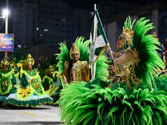 confira essa noticia: Império da Tijuca: Bateria É Destaque! Veja o que Rolou no Desfile da Série Prata