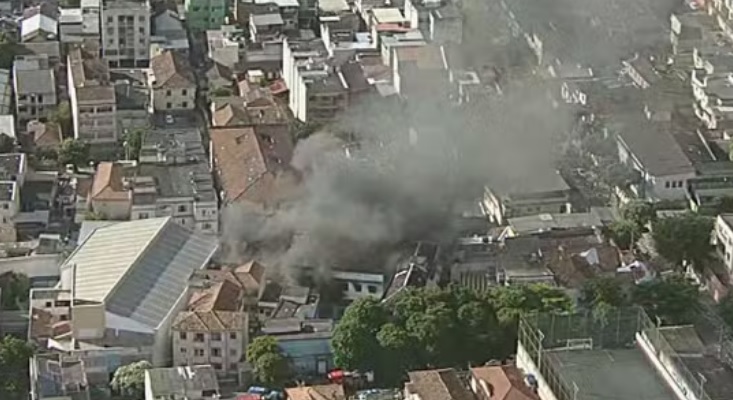 Incêndio destrói fantasias do Império Serrano para o Carnaval 2025