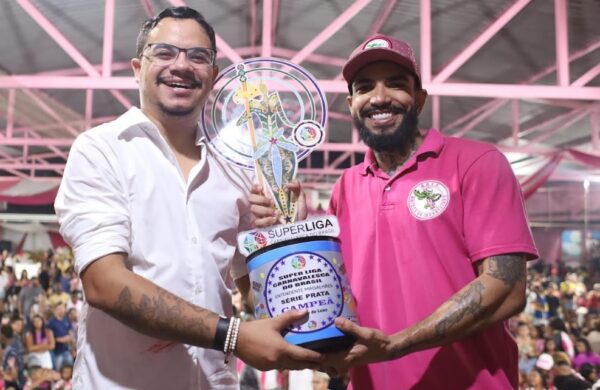 Jacarezinho comemora aniversário com show da Mangueira