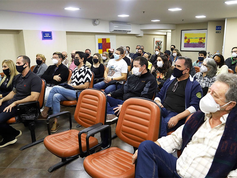 Julgadores debatem critérios de avaliação do Grupo Especial