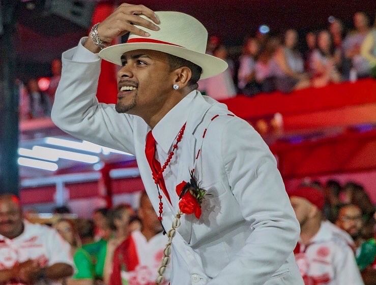 Leão de Nova Iguaçu divulga Vinícius Rodrigues como novo coreógrafo da comissão de frente