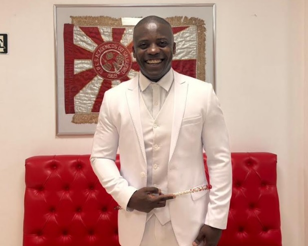 Lenda do Salgueiro! Mestre-sala Sidclei Santos vira enredo no Carnaval 2027