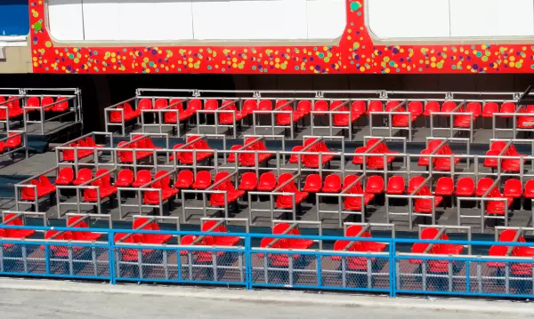 Liesa ganha na Justiça! Venda de frisas da Sapucaí segue sem taxas extras!