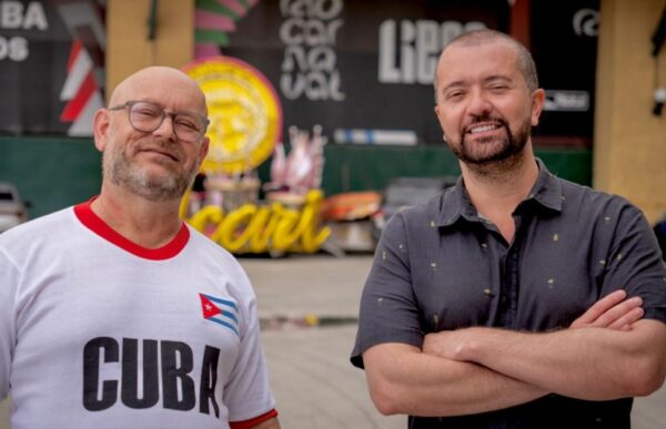 confira essa noticia: Livro sobre enredos de carnaval ganha nova edição após 10 anos