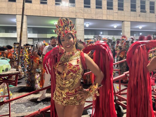 Luma de Oliveira: Viradouro recria cena polêmica e celebra a diversidade!