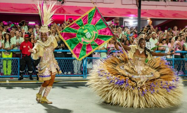 Mangueira 2026: Casal 