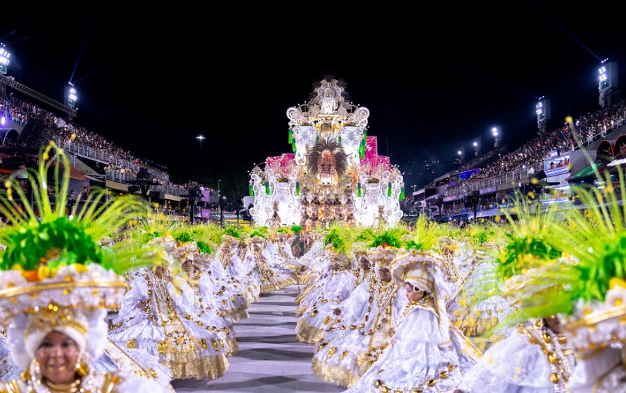 Mangueira 2027: Sidnei França promete desfile leve e arrojado com Oyá!