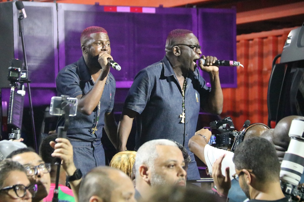 Mangueira arrasa no ensaio técnico do Carnaval 2025!