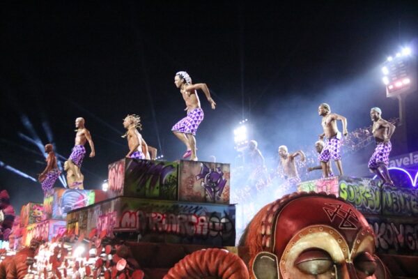 Mangueira: Entenda os décimos perdidos pela comissão de frente no Carnaval 2025