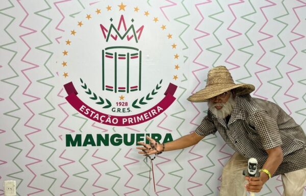 Mangueira homenageia curandeiro amapaense em enredo para 2026