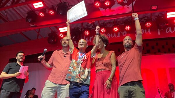 Mestre Ciça: Lenda do samba da Viradouro ganha medalha e vira enredo!