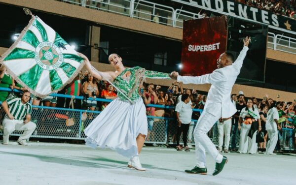 Mocidade brilha na Sapucaí com ensaio técnico de Rita Lee para 2026!