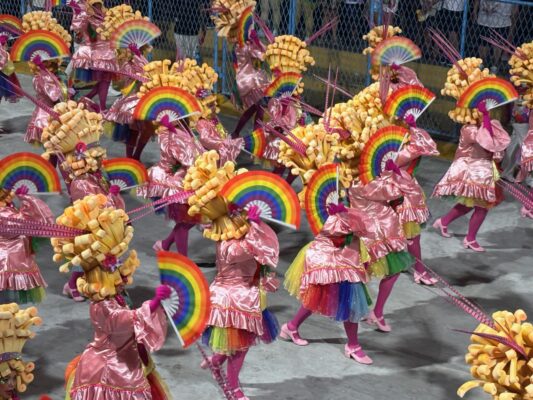 Mocidade e Rita Lee: A Rainha da Liberdade LGBT no Carnaval!