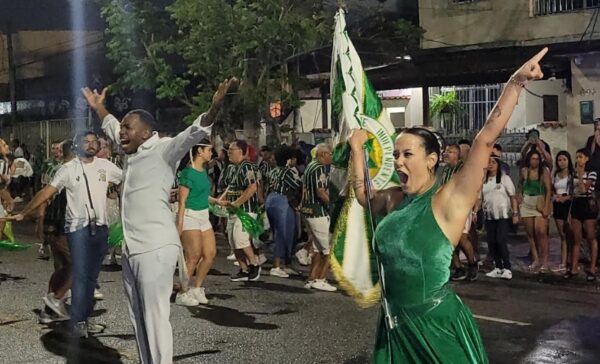 Mocidade faz ensaio técnico e mostra força para o Carnaval 2026
