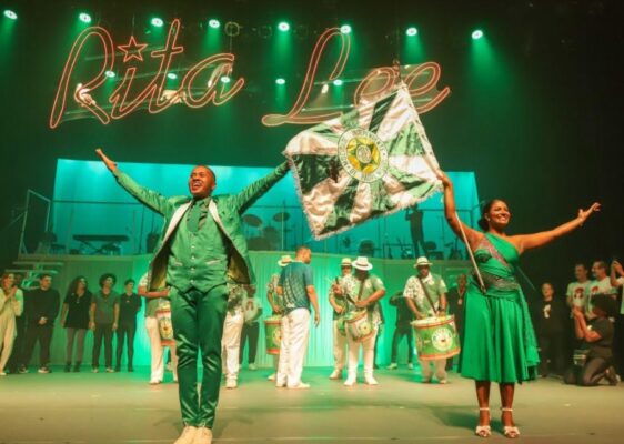 Mocidade faz pocket show no musical Rita Lee no Rio de Janeiro