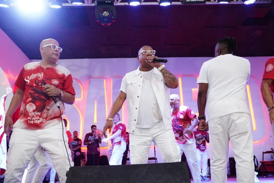 Moisés Santiago e parceiros são os campeões da disputa de samba do Salgueiro