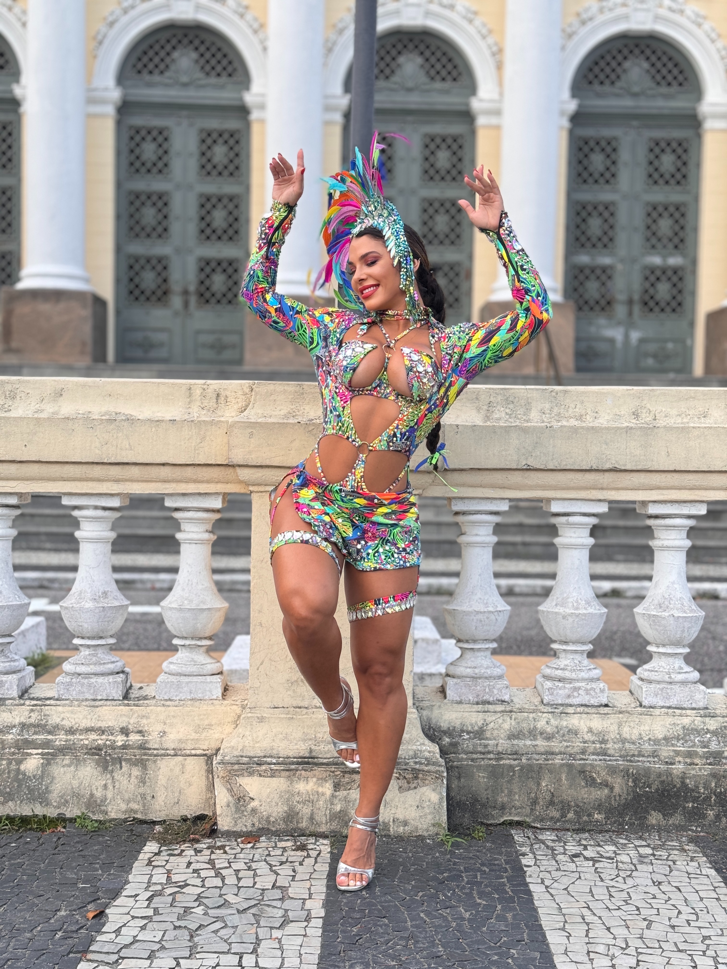 Monique Rizzeto encara dobradinha de ensaios na mesma noite