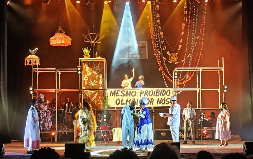 Neguinho da Beija-Flor: A história do cantor que virou lenda no palco!