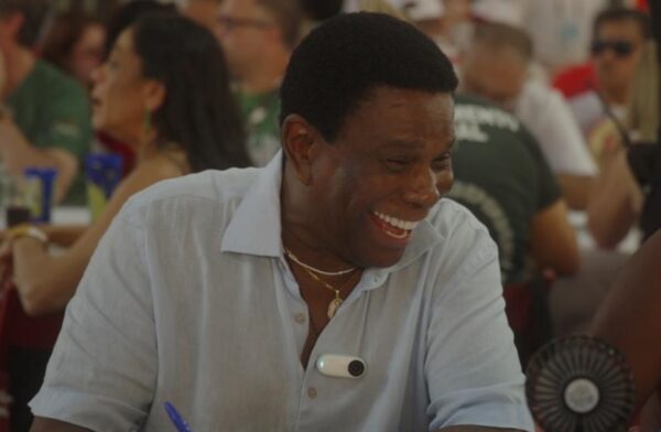 Neguinho da Beija-Flor pode ser candidato ao Senado pelo Rio de Janeiro