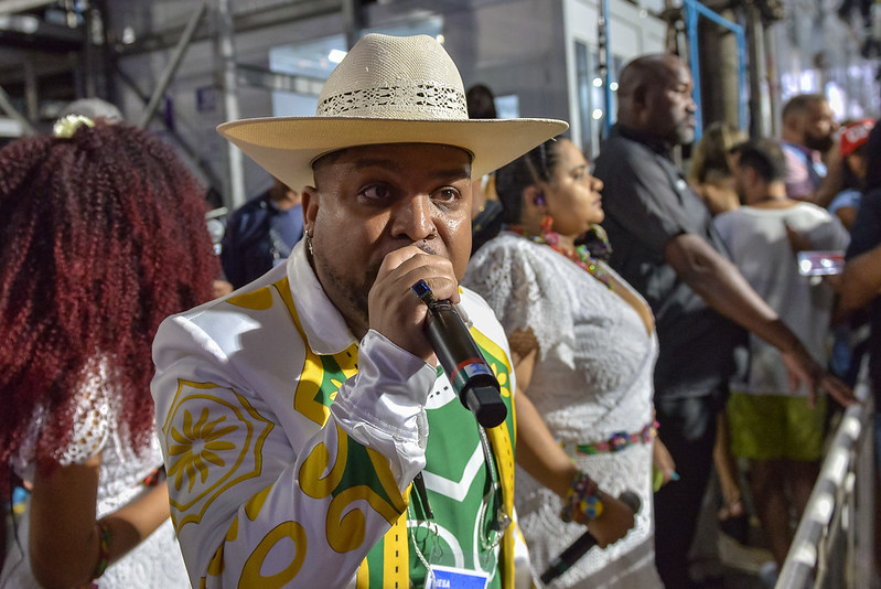 União de Maricá contrata o intérprete Nino do Milênio