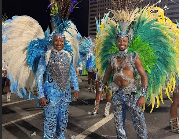 Paraíso do Tuiuti: Aulas de Samba no Pé para todas as idades! Inscreva-se já!