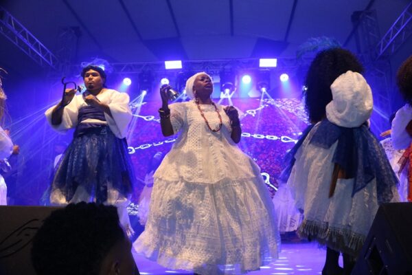 Portela revela nova identidade artística com foco em imersão e batuque